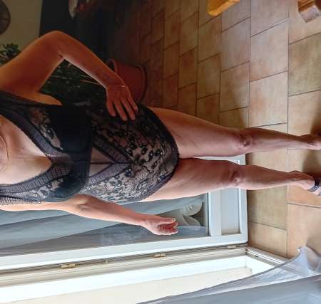 Photo ads/2235000/2235989/a2235989.jpg :  Massages erotique