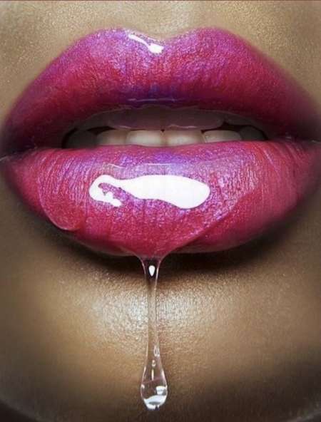 Photo ads/2236000/2236562/a2236562.jpg : Emy, jolie métisse pour vous servir