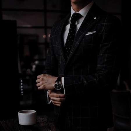 Photo ads/2239000/2239073/a2239073.jpg :  Homme daffaires classe, cherche belle étudiante