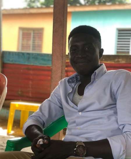 Photo ads/2240000/2240586/a2240586.jpg : Pour vos séjour sur Abidjan Homme très propre