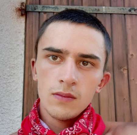Photo ads/2240000/2240920/a2240920.jpg : Escort Boy à Toulouse ( J'ACCEPTE QUE LES FEMMES )