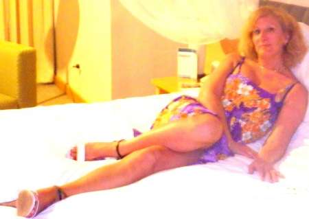 Photo ads/2252000/2252656/a2252656.png :  dominatrice lille