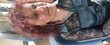 Photo ads/2258000/2258224/a2258224.jpg : jess transgenre soignee