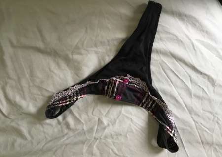 Photo ads/2277000/2277003/a2277003.jpg : String porté