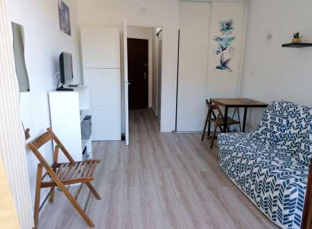 Photo ads/2278000/2278742/a2278742.jpg : STUDIO AVEC TERRASSE TOTALEMENT RENOVE