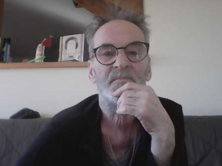 Photo ads/2283000/2283564/a2283564.jpg : cherche masseuse