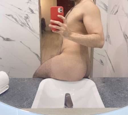 Photo ads/2289000/2289800/a2289800.jpg : Cherche une travesti