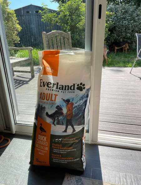 Photo ads/2304000/2304650/a2304650.jpg : Sacs Croquettes EVERLAND Premium NEUFS pour chiens