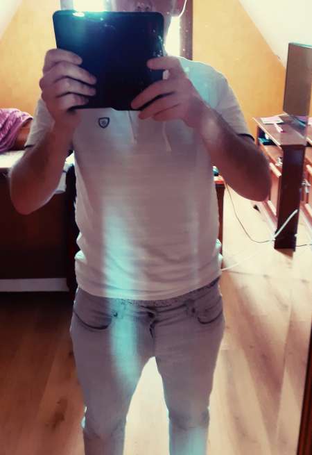 Photo ads/2304000/2304934/a2304934.jpg : Homme de compagnie / Escort-Boy