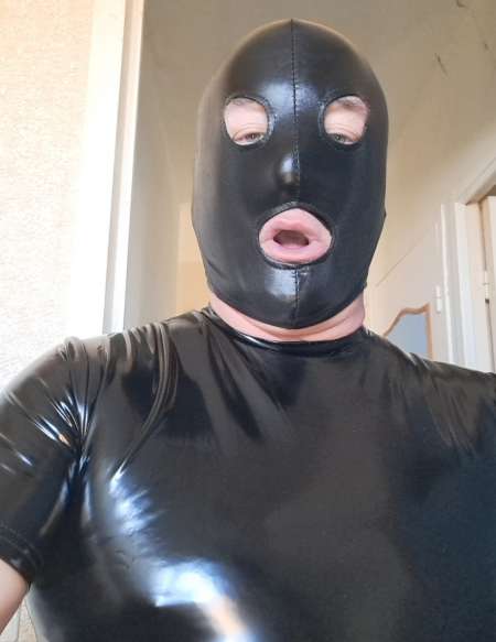 Photo ads/2321000/2321106/a2321106.jpg :  Mec passif cherche mec black actif