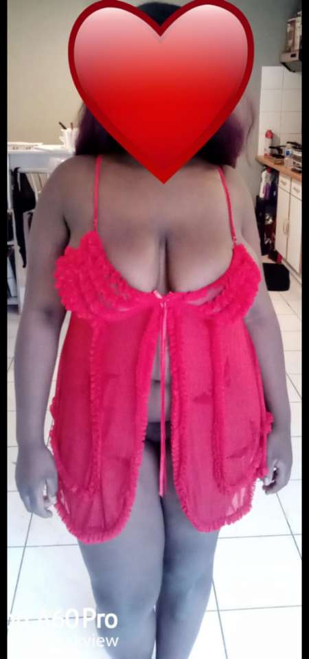 Photo ads/2326000/2326784/a2326784.png :  Rencontre coquine avec étudiante ronde et black