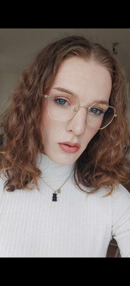 Photo ads/2331000/2331555/a2331555.jpg : Anna jeune femme trans de 24 ans