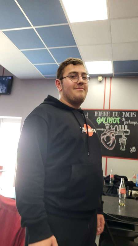 Photo ads/2335000/2335758/a2335758.jpg : Cherche Plan Q