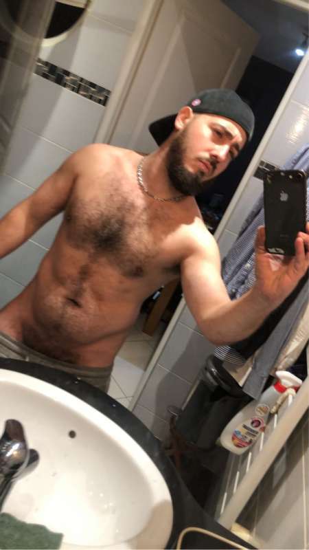 Photo ads/2338000/2338562/a2338562.jpg : bel homme 35 ans prof de judo, gigolo depuis 8 ans