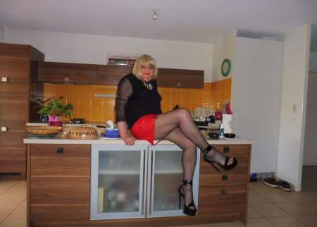 Photo ads/2340000/2340992/a2340992.jpg : Homme travesti sur bordeaux