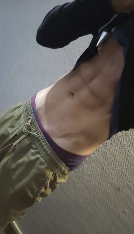 Photo ads/2343000/2343609/a2343609.jpg : cherche femme pour plan