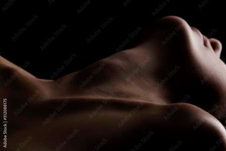 Photo ads/2343000/2343947/a2343947.jpg : massage sensoriel naturiste