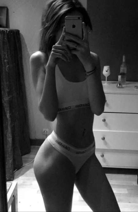 Photo ads/2344000/2344459/a2344459.jpg :  Jeune parisienne sexy de 21 ans
