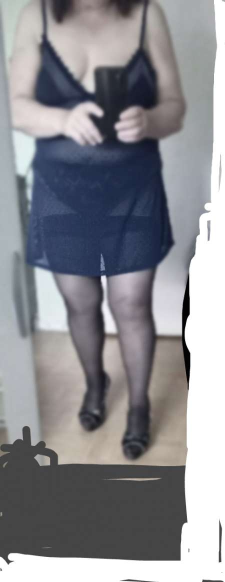 Photo ads/2346000/2346828/a2346828.jpg :  Femme...très ..mature ...bea..sympathique