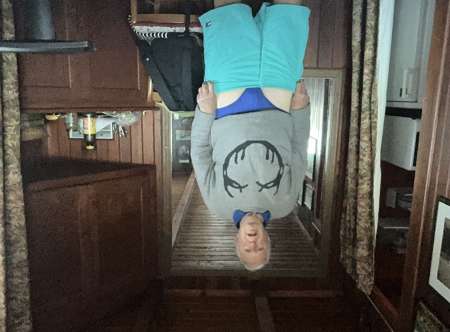 Photo ads/2351000/2351534/a2351534.jpg : Aime mexhiber en slip ou à poil avec prise de pho