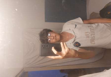 Photo ads/2355000/2355144/a2355144.jpg : Playboy de 18ans