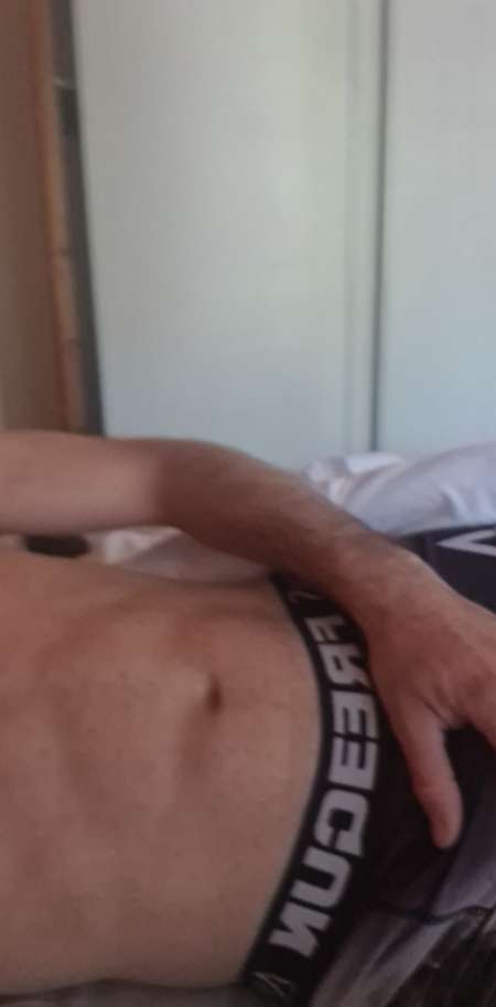 Photo ads/2356000/2356900/a2356900.jpg : Jeune BDSM disponible