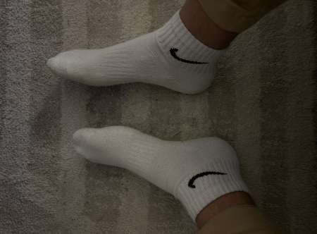 Photo ads/2364000/2364773/a2364773.jpg : Maître 31a pour larbin à ses pieds. Moneyslave