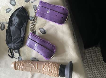 Photo ads/2365000/2365950/a2365950.jpg : Plan voiture pour JF qui kif le sex