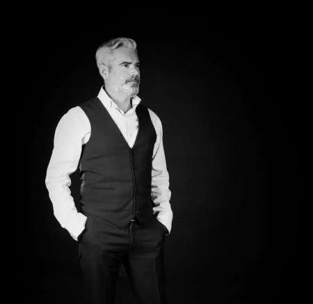 Photo ads/2371000/2371942/a2371942.jpg :  Escort homme