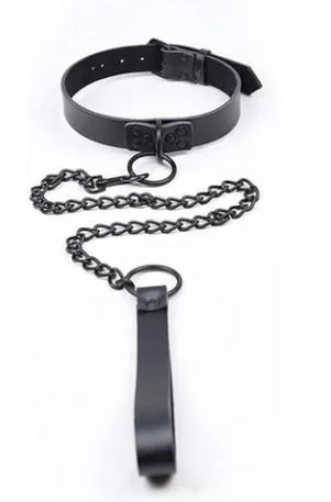 Photo ads/2372000/2372100/a2372100.jpg : Cherche femme soumise BDSM