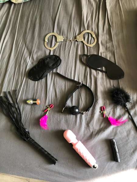 Photo ads/2382000/2382312/a2382312.jpg : Jeux coquin pour femmes soumise