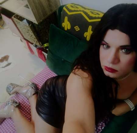 Photo ads/2384000/2384244/a2384244.jpg : Selena trans hormonee sexy sympa