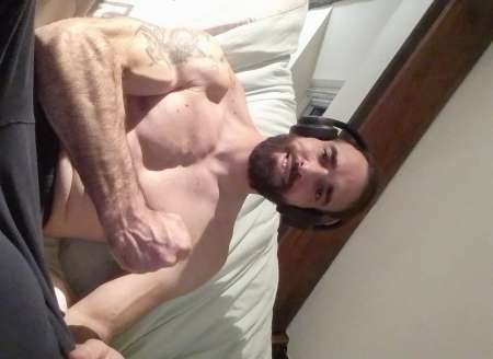Photo ads/2385000/2385504/a2385504.jpg : craquant le gigolo