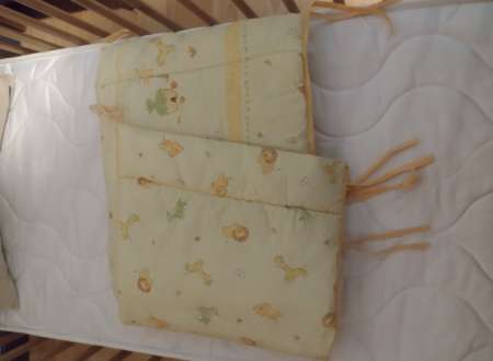 Photo ads/2388000/2388393/a2388393.jpg :  lit bébé et son matelas