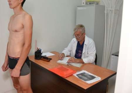 Photo ads/2399000/2399732/a2399732.jpg :  H sportif recherche examen médical par H ou Femme