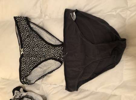 Photo ads/2400000/2400066/a2400066.jpg : Culotte ou string porté