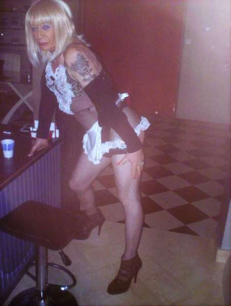 Photo ads/2404000/2404080/a2404080.jpg : Chaude Petite pute