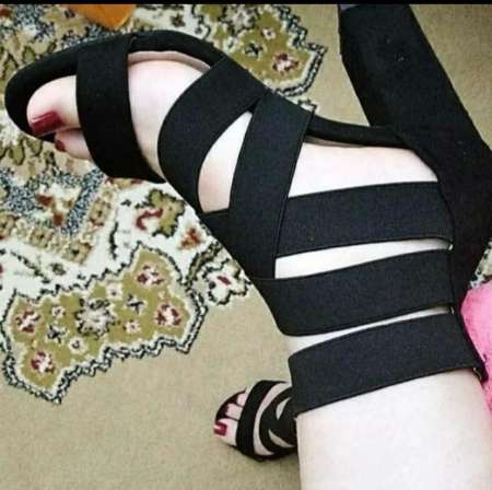 Photo ads/2410000/2410084/a2410084.jpg : Pieds tout mignon