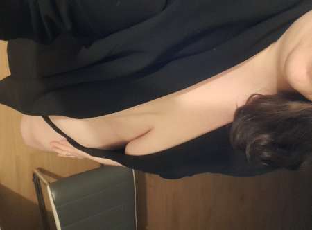 Photo ads/2411000/2411614/a2411614.jpg : Rondes escort a votre service et vous combler