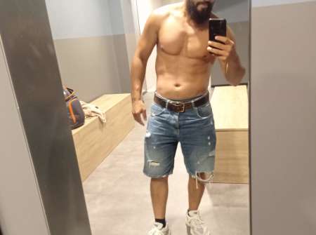 Photo ads/2411000/2411644/a2411644.jpg :  Cherche une femme pour Plan cul