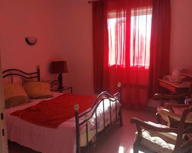 Photo ads/2419000/2419296/a2419296.jpg : loue 1 chambre dans appartement POUR WEEK END