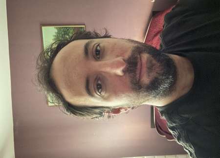 Photo ads/2423000/2423916/a2423916.jpg : Chercher jeune escorte entre 18 et 25 ans