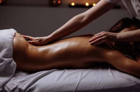 Photo ads/2424000/2424444/a2424444.jpg : Jeune étudiant propose massage gratuit