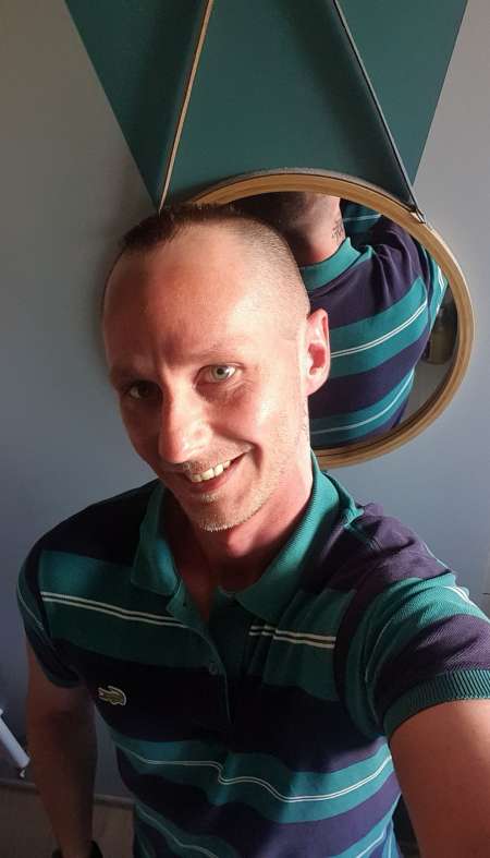 Photo ads/2424000/2424656/a2424656.jpg : Cherche tout types de rencontres avec une femme