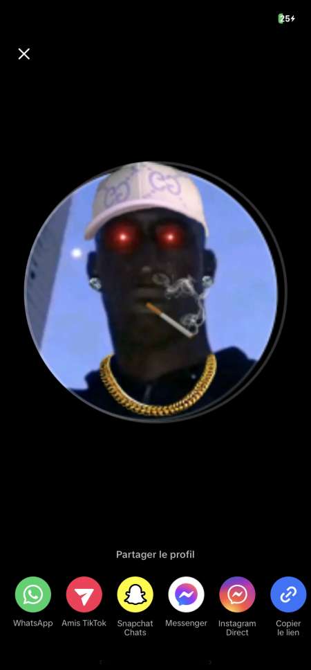 Photo ads/2425000/2425718/a2425718.png : Homme âgé de 20 ans qui fait le gigolo dans le sud