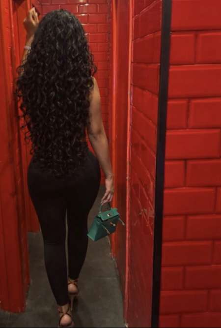 Photo ads/2437000/2437700/a2437700.jpg : Paola Le contrôle est à moi, le plaisir est à vous