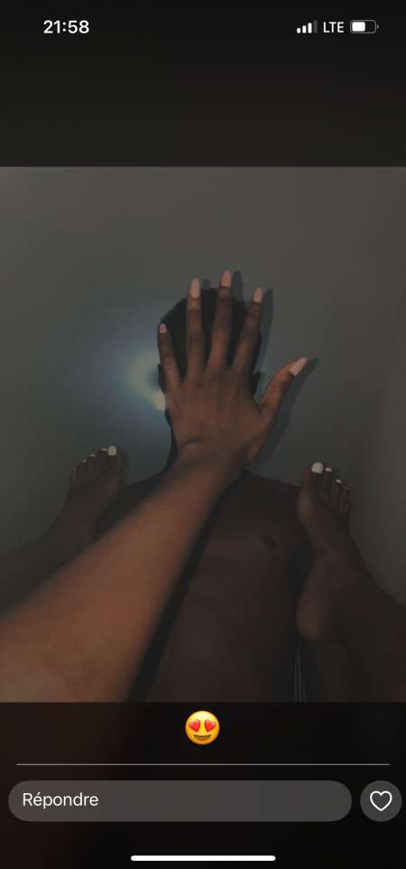 Photo ads/2439000/2439441/a2439441.png : Jeune homme à votre disposition mesdames