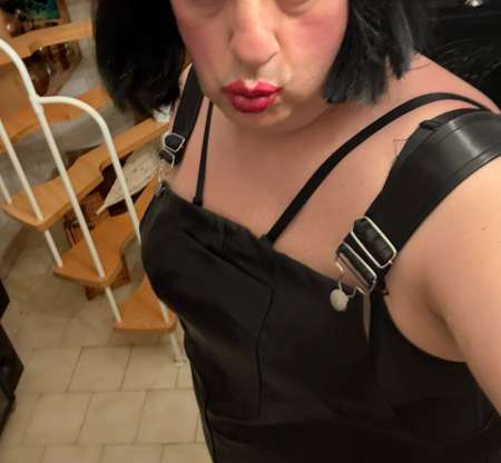 Photo ads/2441000/2441444/a2441444.jpg : Ch. partenaire qui veux faire de moi sa poupée