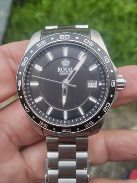 Photo ads/2442000/2442606/a2442606.jpg : Divers montre