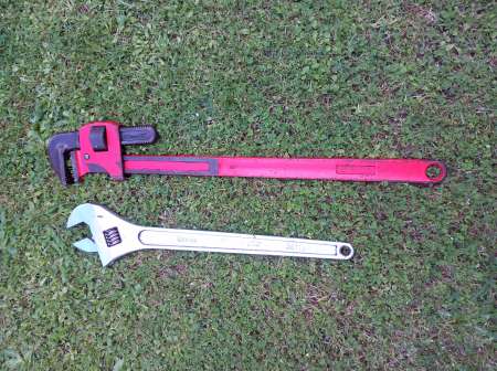 Photo ads/2448000/2448649/a2448649.jpg : clé a molète + clé a griffe !